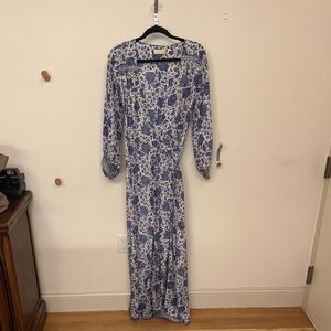 Natalie Martin Blue and White Floral Long Sleeve Dress